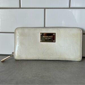 Michael Kors Patent / Saffiano Leather Wallet